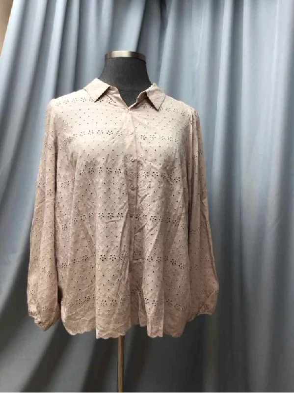 TORRID SIZE 22/24 Ladies BLOUSE